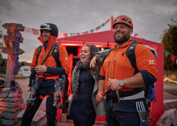 MAMMUT以惊人的活力改变了灰色的伦敦，鼓励人们离开这座城市