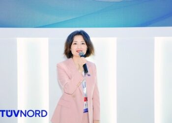 闪耀SNEC | TUV NORD向多家光储企业授予认证证书