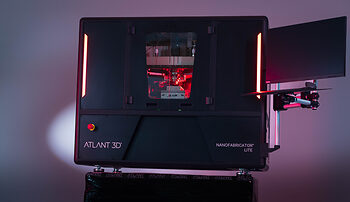 全球领先AI超大规模云服务商采用ATLANT 3D NANOFABRICATOR® LITE平台，打造AI驱动材料发现实验室