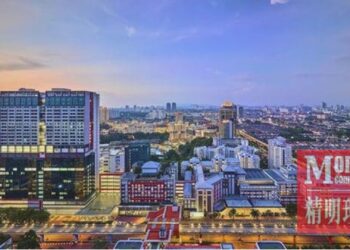 中国晶片股爆16.92亿人民币资金占用!复牌直接跌停,7.67万户股东受影响