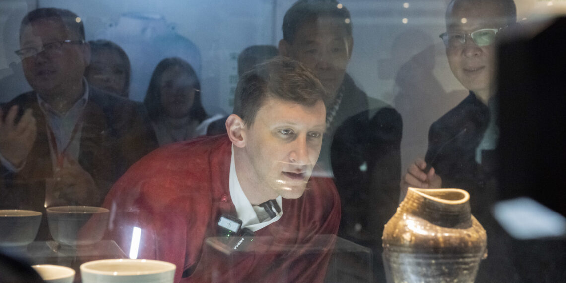 Xinhua Silk Road: Evan Kail explores porcelain cultural legacy in SE. China’s Fujian Dehua