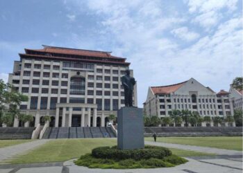 China works with neighboring countries for better future