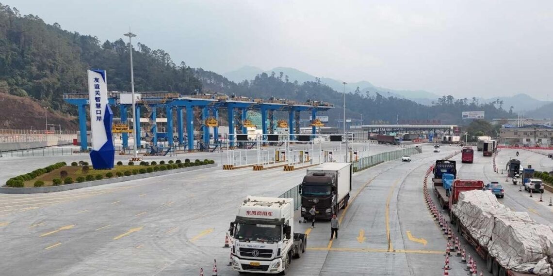 Smart border port keeps China-Vietnam trade flowing nonstop