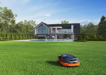 Segway Navimow X3 Series Hits US Retail: Powerful Robotic Mowing for Large Properties, Starting Today