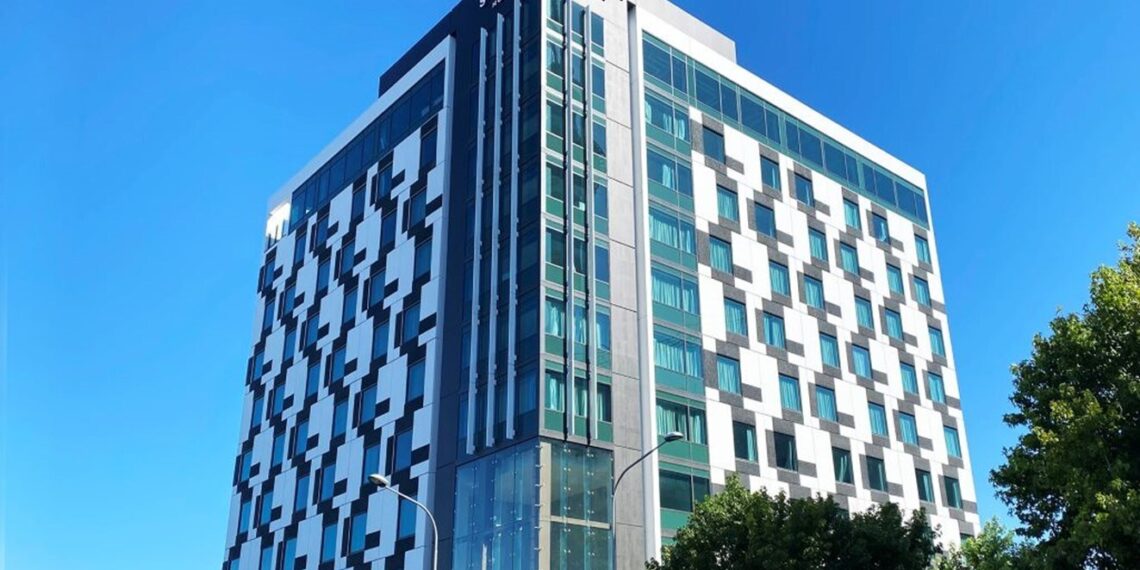 Otis Elevator Integrates with a Delivery Robot at New Zealand Hotel