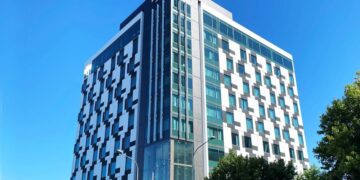 Otis Elevator Integrates with a Delivery Robot at New Zealand Hotel