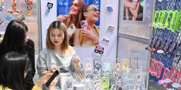 CASEKOO Stuns at Hypebeast Flea with Creative DIY Experience and Funky Cultural Icons