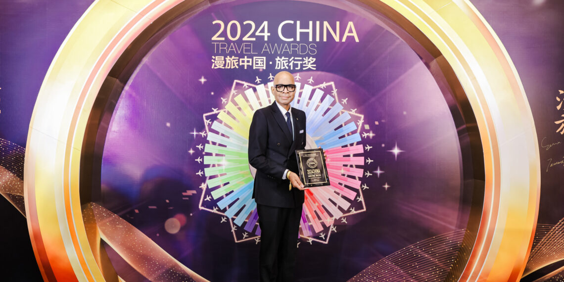 The St. Regis Macao celebrates Mr. Stuart-Wayne Douglas as Outstanding General Manager at Travel + Leisure China Awards 2024