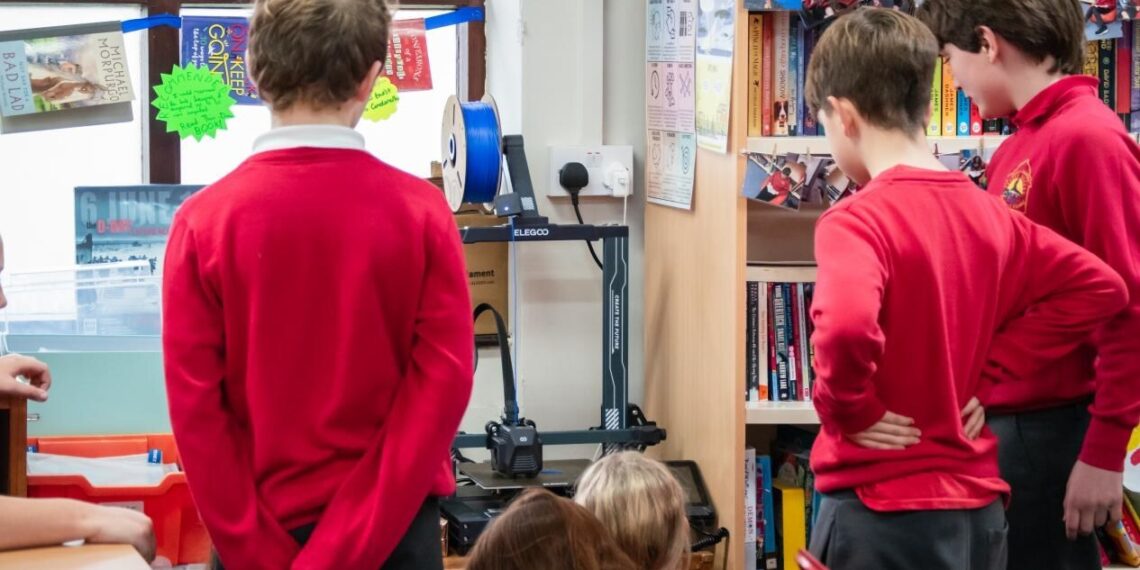 Elegoo Expands CSR Programs for Social Inclusion, Marking 10 Years of Empowering Creators