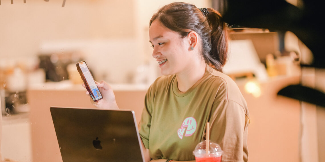 Ph fintech GCash gives Filipinos free access to insurance through “Buy Load” service