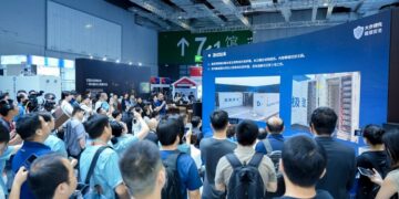 SNEC 2025｜Hithium Defines a New Benchmark for Energy Storage Safety with the World’s First All Open-Door Large-Scale Fire Test