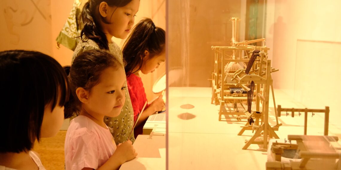 “Silk and the Silk Road” Exhibition from China National Silk Museum Debuts in Kazakhstan