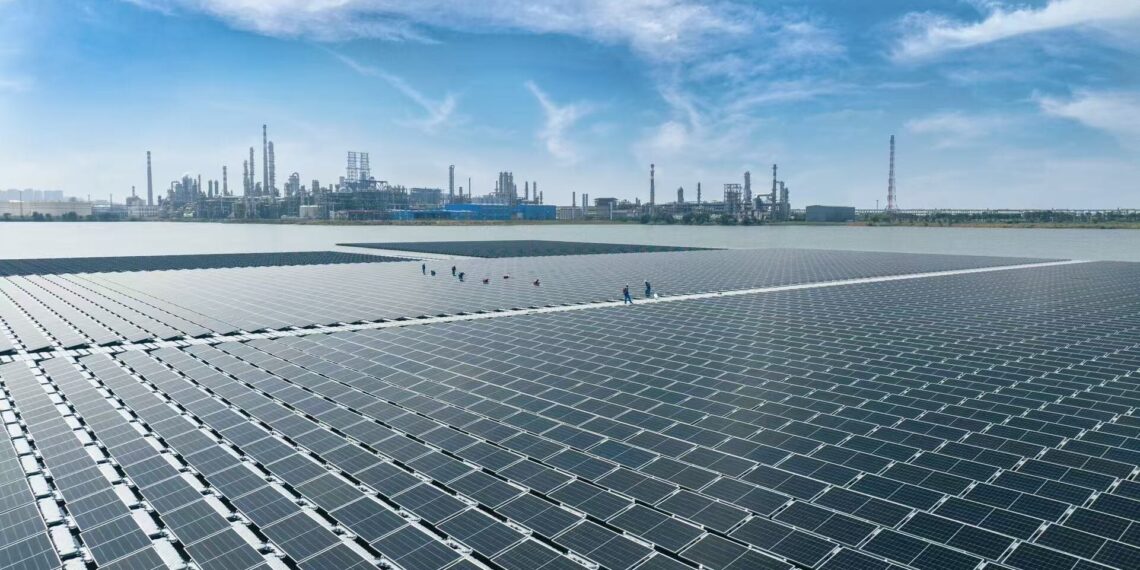 Sinopec Launches China’s First Floating Offshore PV Project, Advancing Green Energy Innovation