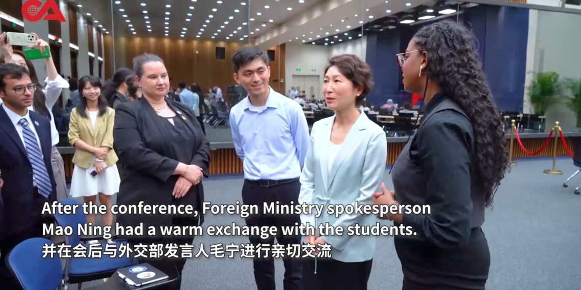 Beijing Review: Chinese and U.S. youth explore the charm of Beijing’s history and modernity