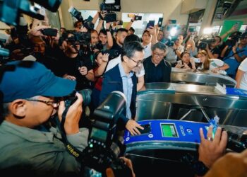 Ph government, top fintech firm team up to accelerate digital shift of transport sector