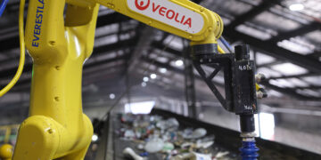 Veolia Adds EverestLabs’ AI-Powered Recycling Robotics in First International Deployment