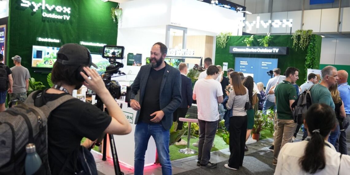 Sylvox Shines at IFA 2025: Outdoor TV Innovation Wins Top Industry Honors