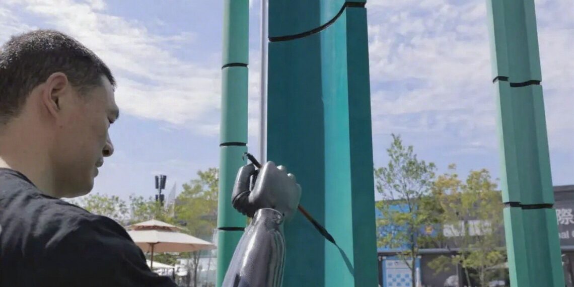 BrainCo Bionic Hand Showcased in Calligraphy by Ni at Expo 2025