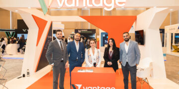Vantage Shines as Main Sponsor at Smart Vision Summit Bahrain 2025, Wins ‘Most Trusted Broker’ Award