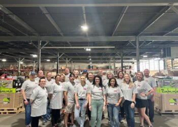 TOPDON US Donates ArtiDiag800 Scan Tool to Women in Auto Care Scholarship Recipients