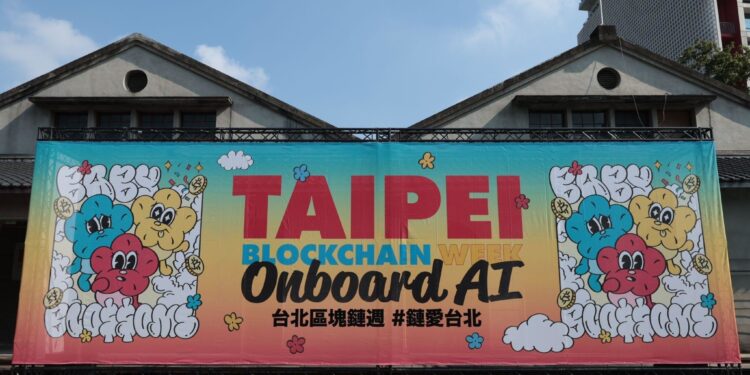 CoinEx Shines as Gold Sponsor at Taipei Blockchain Week 2025, Personalized Photo Booth Interaction Takes Center Stage