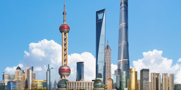 Shanghai strengthens role as magnet for global investment