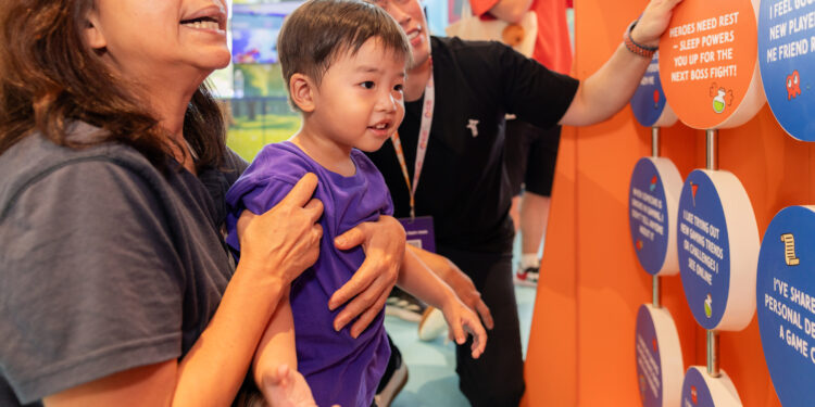 Tencent Singapore Champions Conversations on Healthy Gaming with Families at IMDA’s Digital for Life Festival 2025