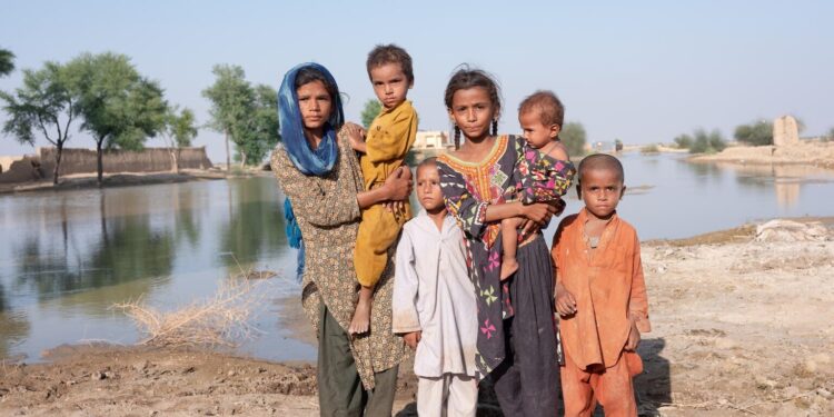 ECW Announces US$2 Million Grant for Flood-Affected Children in Pakistan