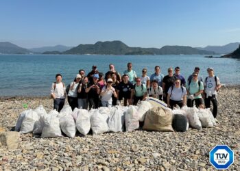 TÜV SÜD Joins Hands with Hong Kong Krauts for Beach Clean-Up, Advancing Social Sustainability