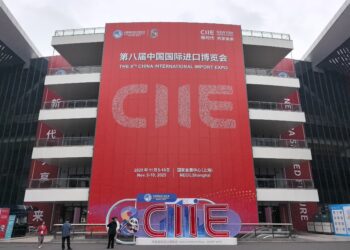 China opens door wider to share more opportunities with world