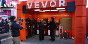 VEVOR Powers Black Friday Growth and Lights Up Times Square with Immersive Pop-Up