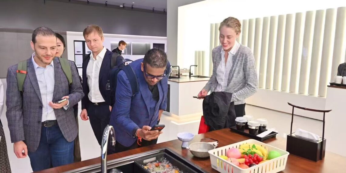 International Media Recognize FOTILE’s Next-Generation In-Sink Dishwasher During Global HQ Tour