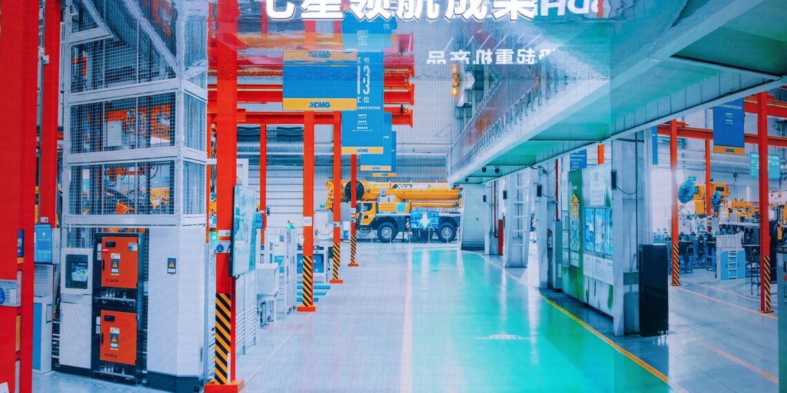 XCMG Designated as National Pioneer-Level Smart Factory, Unveils Industry Blueprint at 2025 World Intelligent Manufacturing Conference