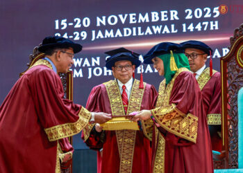 Dato’ Seri Ir. Dr. Zaini Ujang’s conferred the ‘Professor Emeritus’ title in conjunction with MK69 UTM