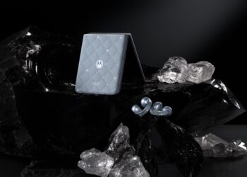 Motorola unveils The Brilliant Collection – reimagining tech as a style statement in partnership with Swarovski®