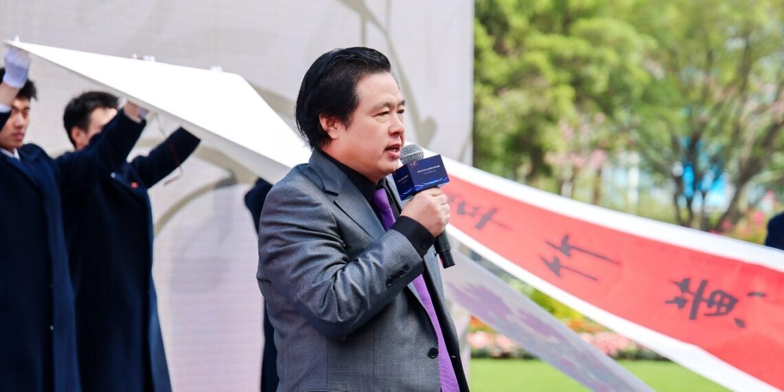 China’s Treasured Artist Zhang Damo Donates a Hundred Masterpieces at Heung Kong Forum