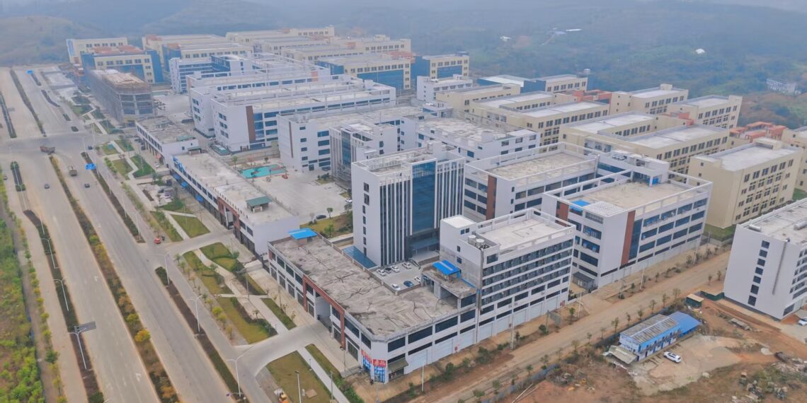 Xinhua Silk Road: Textile and clothing industry in town of Guiping in S. China’s Guangxi seizes e-commerce wave to boost dev’t