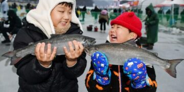 World-renowned ice fishing festival kicks off in Hwacheon