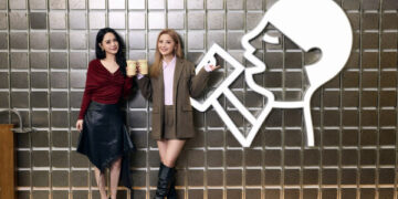 Twins Appear at HEYTEA K11 ART MALL Hong Kong to Co-Create Limited-Edition Beverage “Black Truffle Scrambled Eggs Milk Tea”