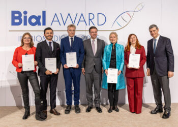 Discovery linking gut bacteria to cancer treatment wins the Bial Award in Biomedicine and earns €350,000 prize