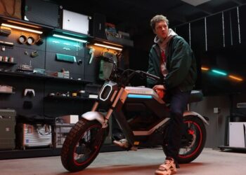 AOTOS Launches the World’s First Wheelie-Capable E-Moto: The Flux X26 on Kickstarter