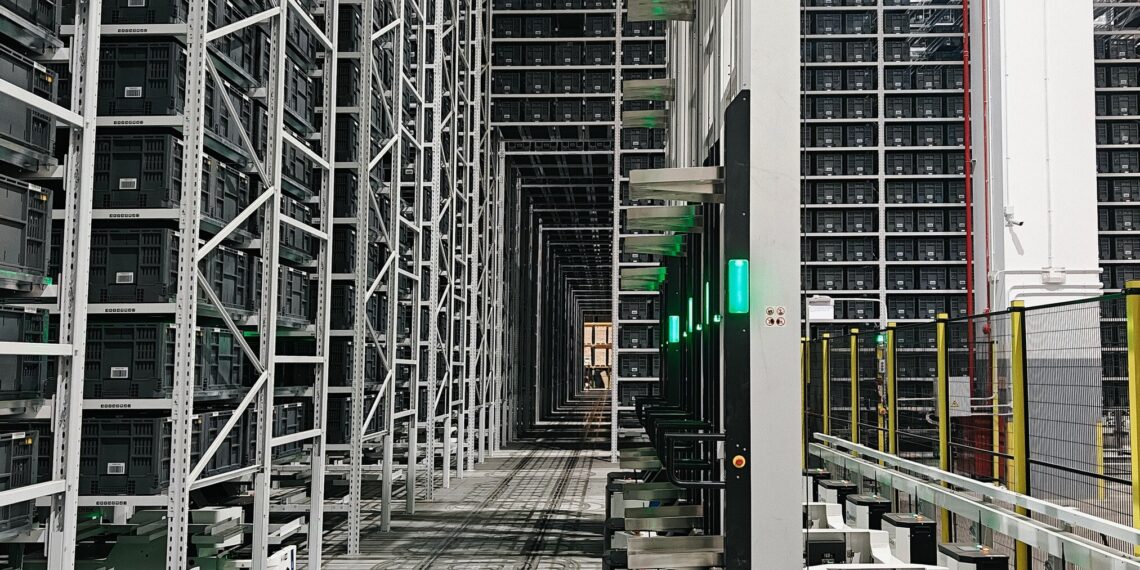 Hai Robotics and Maersk Redefine Fashion Fulfilment with High-Density Robotics at 10-Metre Scale in Singapore