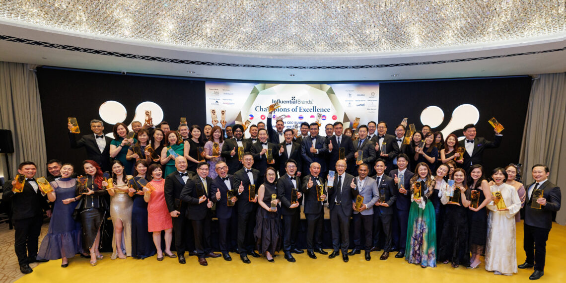 Influential Brands® celebrates Asia’s finest in business excellence at the Fullerton Hotel
