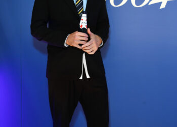 ROBERT PATTINSON HEADLINES 1664’S “UNQUESTIONABLY GOOD TASTE” LONDON LAUNCH