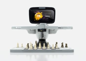 SenseRobot Unveils Chess Mini: The AI-Powered Robotic Mentor Bringing the “Soul” Back to the Board
