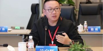 Simon Lan, Co-founder of eclicktech, Shares Insights at the Global Corporate Image Summit Forum