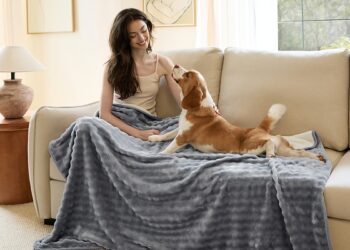 Bedsure Introduces the Bubble Waterproof Blanket. Protection Never Felt This Soft.