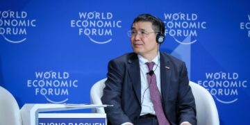 Zhong Baoshen at 2026 Annual Meeting of the New Champions: Solar-Plus-Storage Integration Breaks the Boundaries of Global Green Energy Application