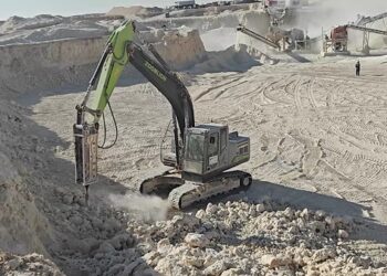 Zoomlion Engineer Shares the R&D Story Behind a Middle East Excavator Recognized at Seventh Technology Innovation Conference