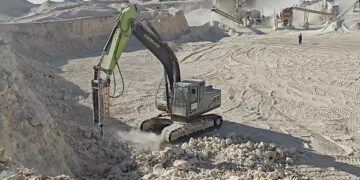 Zoomlion Engineer Shares the R&D Story Behind a Middle East Excavator Recognized at Seventh Technology Innovation Conference